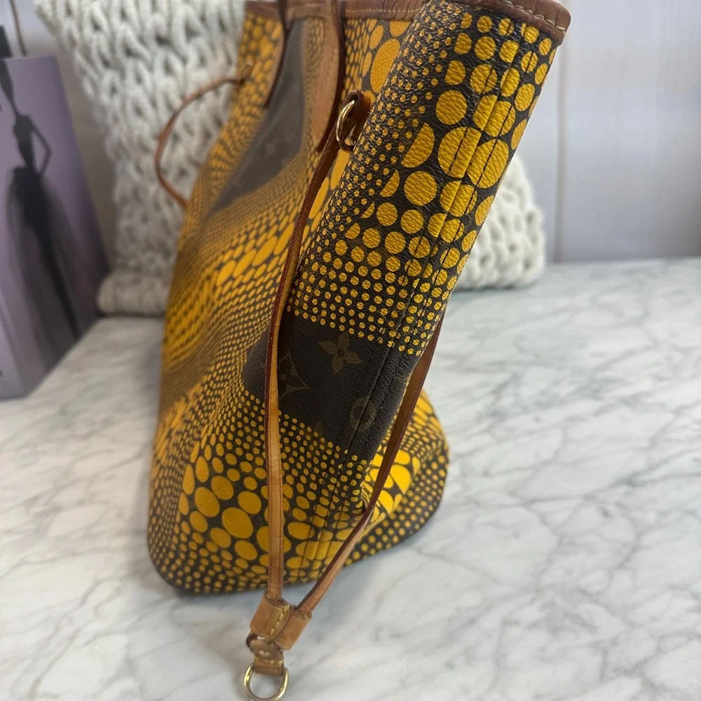 Louis Vuitton Yayoi Kusama Limited Edition tote - Picture 4 of 9